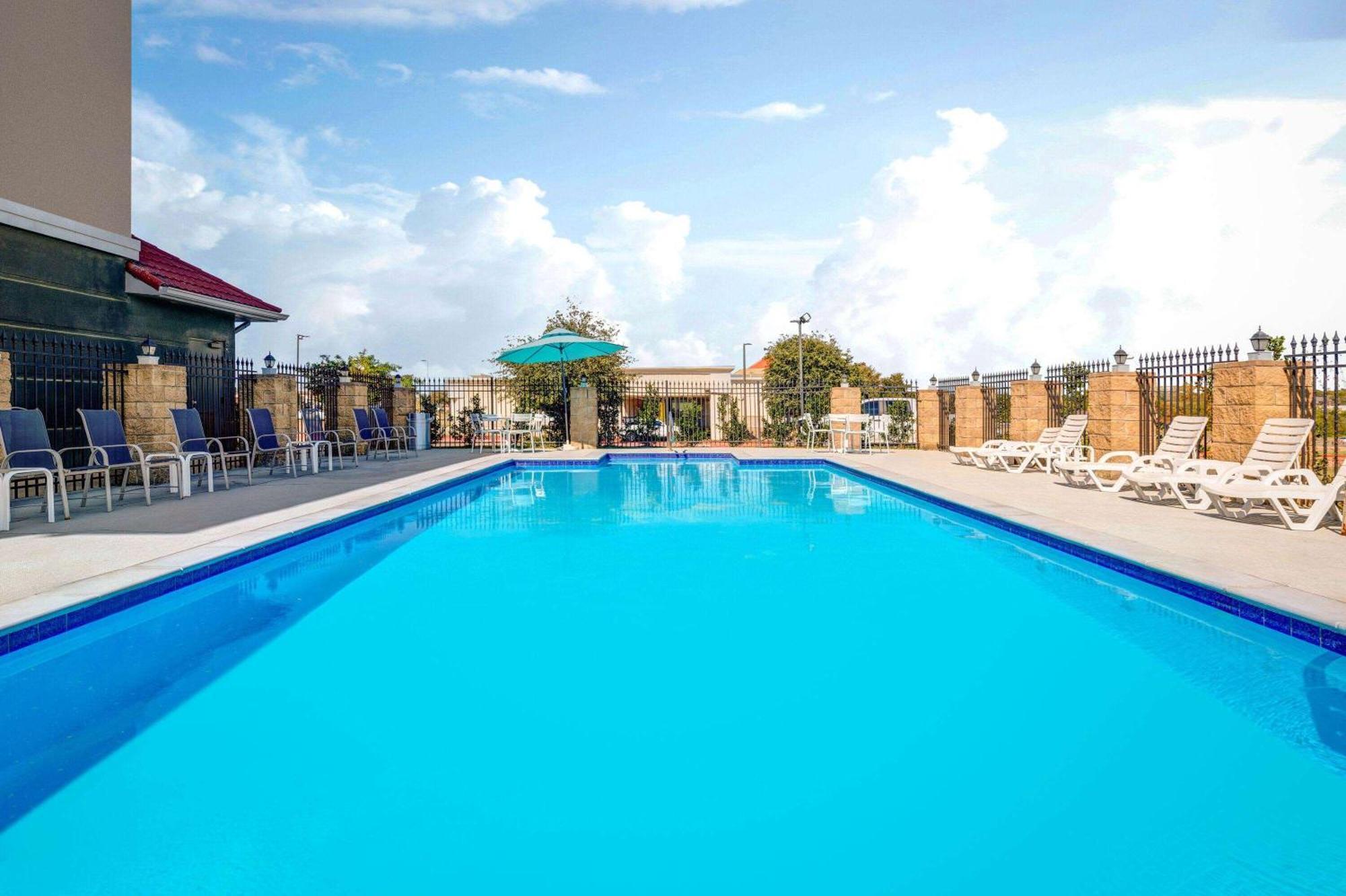 La Quinta By Wyndham Alvarado Eksteriør bilde